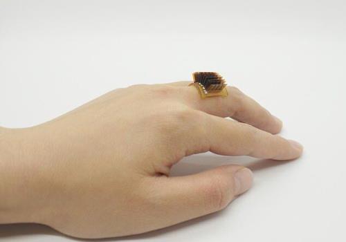 انگشتر هوشمندی كه بدن انسان را به باتری بیولوژیكی تبدیل می كند